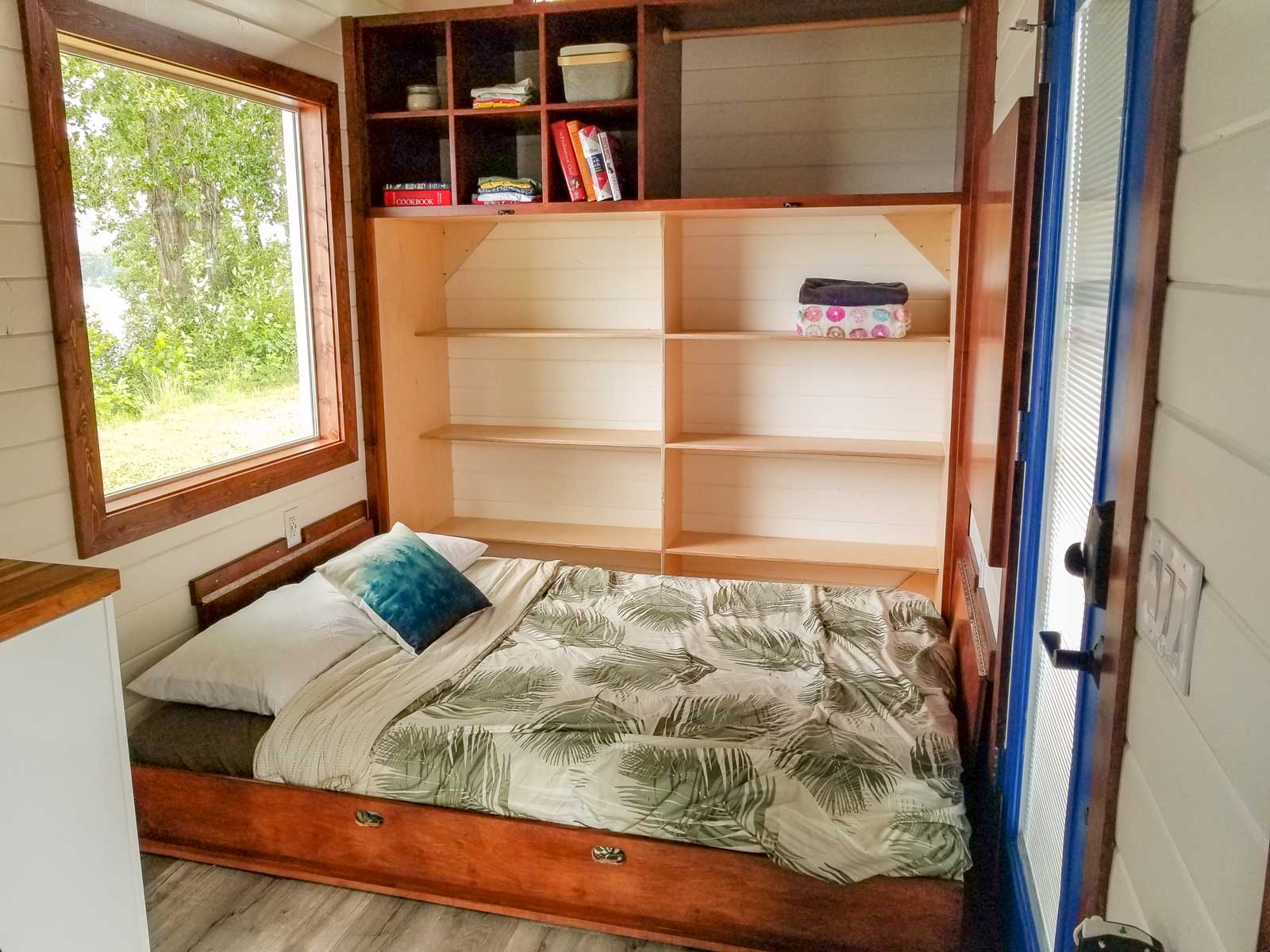 tiny house bedroom furniture